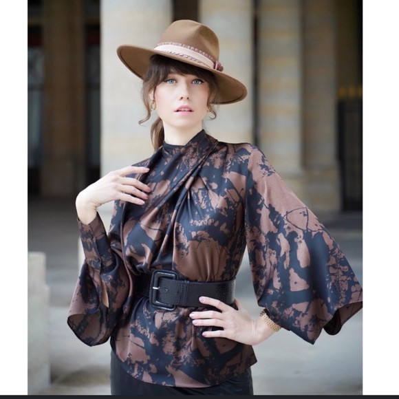 ZARA PRINTED BLOUSE WITH BOW - Picture 2 of 10